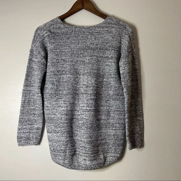 Sweater Knit Pull On Top V-Neck Size Small Cotton Blend H&M Conscious Light - Picture 7 of 8